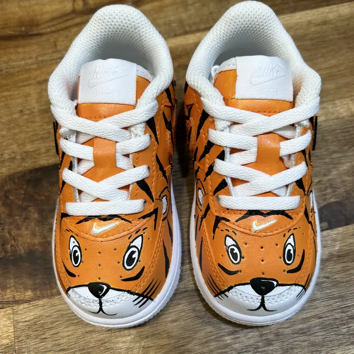 Paire personnalisée à la main : tigre