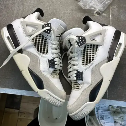 Air Jordan 4 avant rénovation