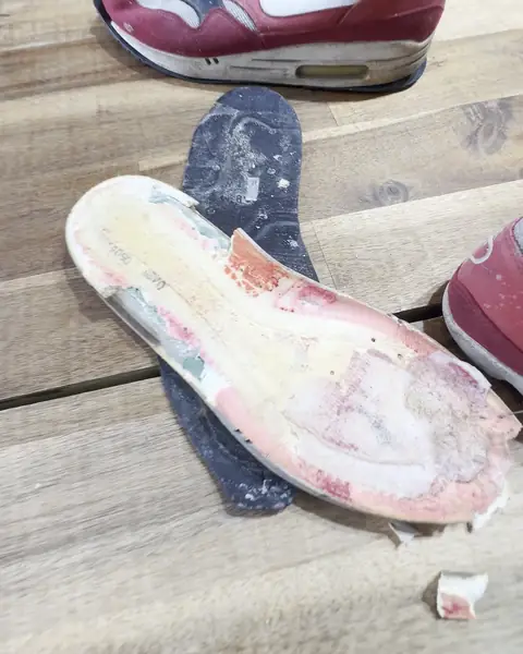 Rénovation Air Max 1, étape 1 : démontage